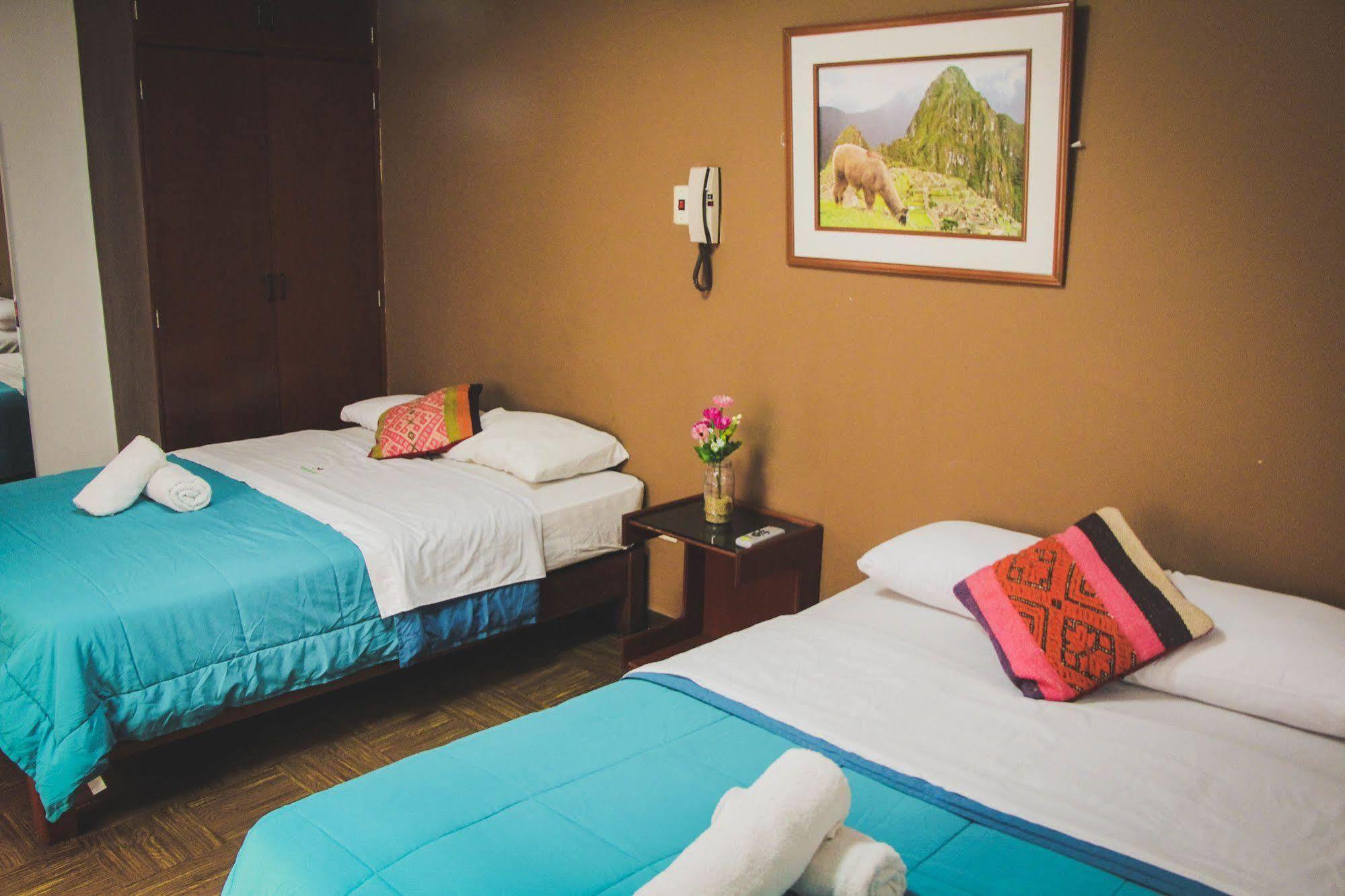 Tupac Lima Airport Hostel Exterior photo