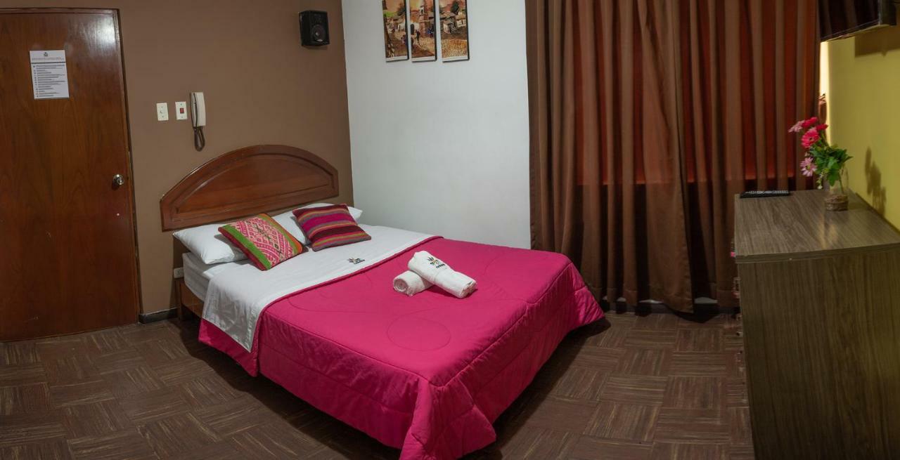 Tupac Lima Airport Hostel Exterior photo