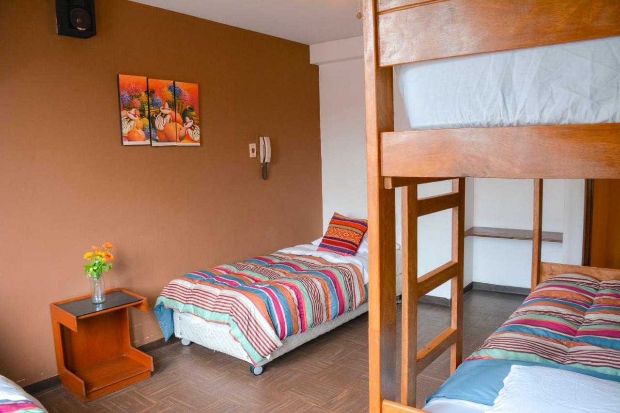 Tupac Lima Airport Hostel Exterior photo