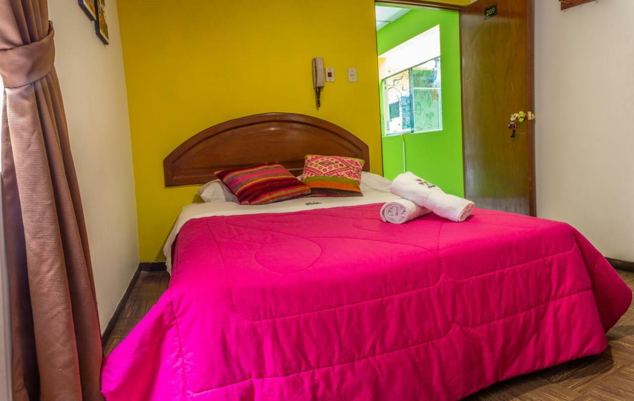 Tupac Lima Airport Hostel Exterior photo