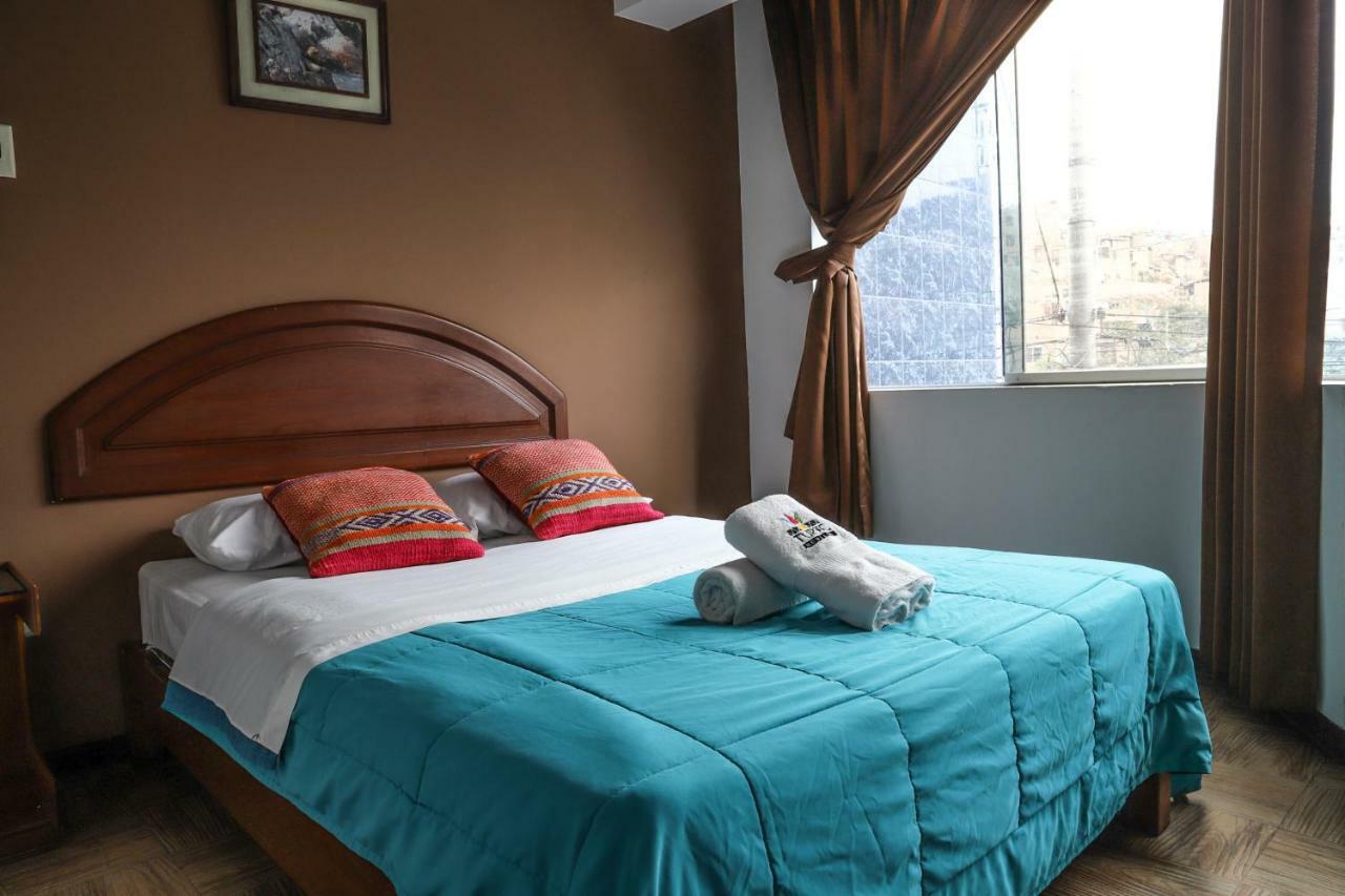 Tupac Lima Airport Hostel Exterior photo