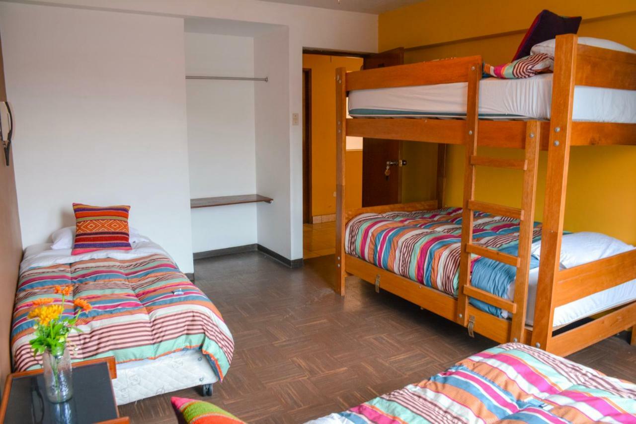 Tupac Lima Airport Hostel Exterior photo